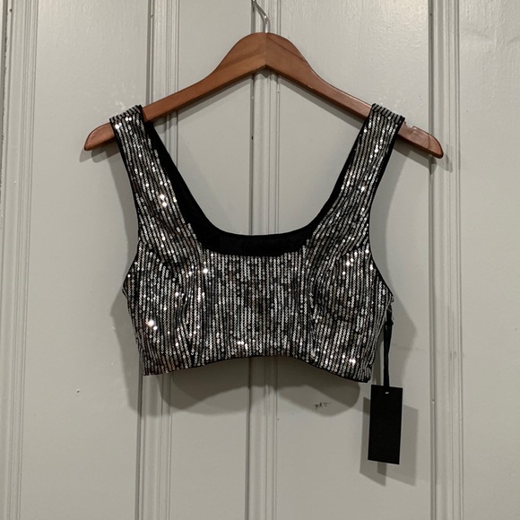 H.ours crop top - Picture 2 of 9